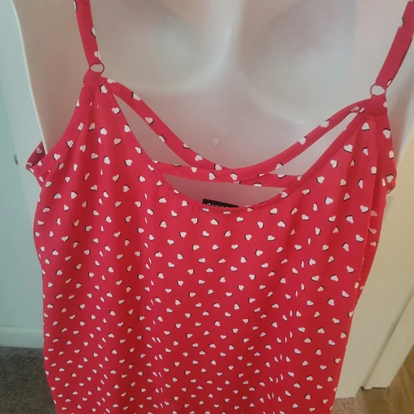 Torrid Red Heart Print Cami Top - Picture 6 of 6